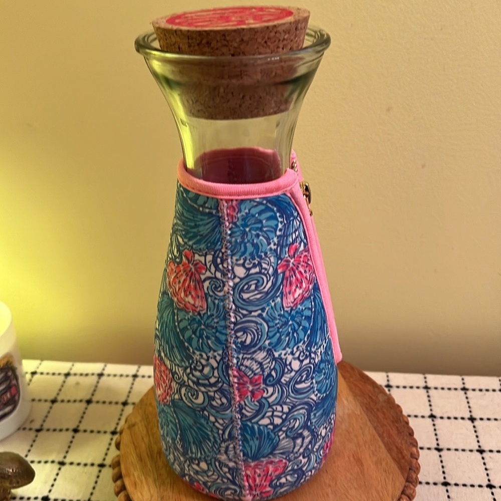 Lilly Pulitzer Beverage Carafe - Blue Haven / Raising Shell Pattern - Picture 4 of 13